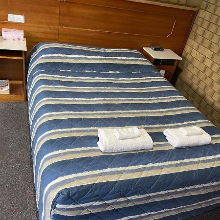 Pavlos Motel Ingle Farm Екстериор снимка