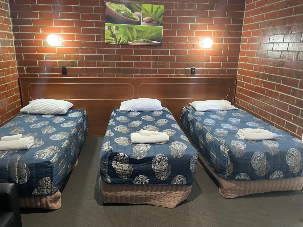 Pavlos Motel Ingle Farm Екстериор снимка
