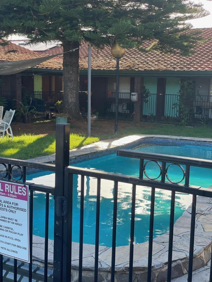 Pavlos Motel Ingle Farm Екстериор снимка