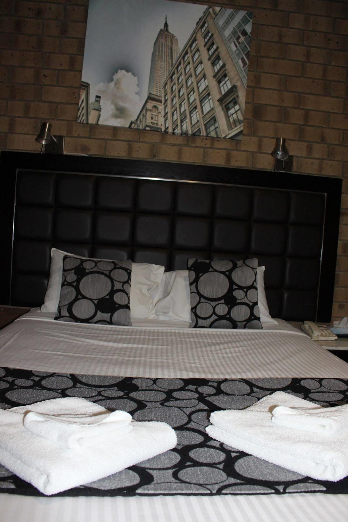 Pavlos Motel Ingle Farm Екстериор снимка
